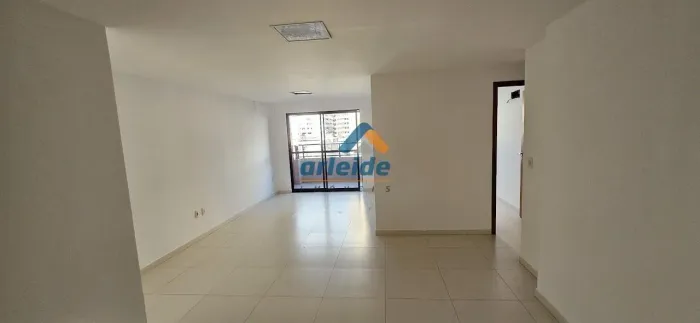 Apartamento com 03 quartos na Jatiuca