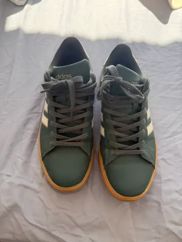 Tênis Adidas