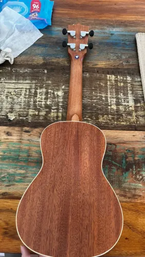 UKULELE PHX NUNCA USADO
