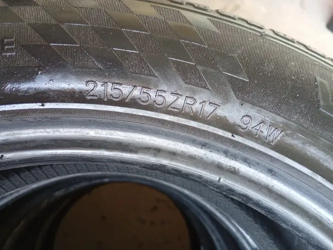 Pneus 215/55/17