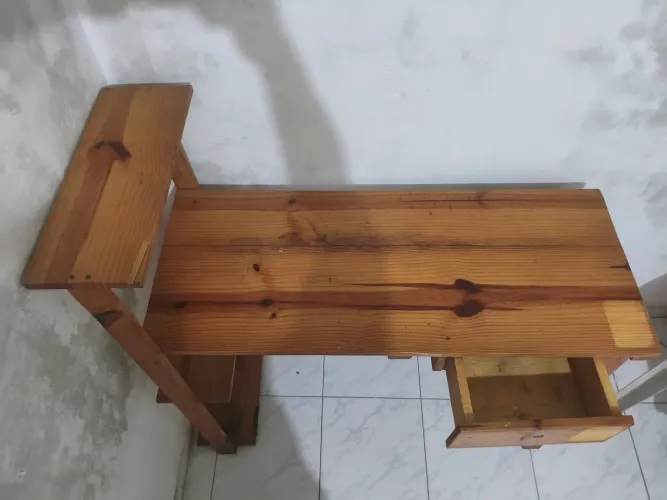 Escrivaninha mesa madeira verdadeira.