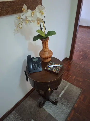 Mesinha de cabeceira