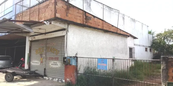 Loja com terreno para alugar em Piabetá