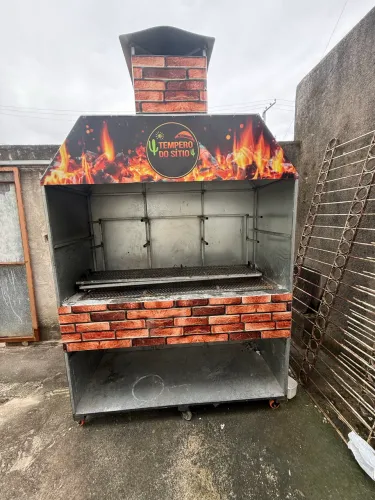 Churrasqueira Grande Com Coifa 2,80m - Oportunidade para seu Negócio!