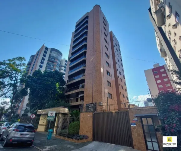 Amplo apartamento único por andar com 5 quartos sendo 3 suítes no centro, rua Lages!