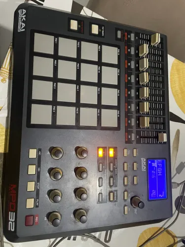 MPD 32 COM MALETA 