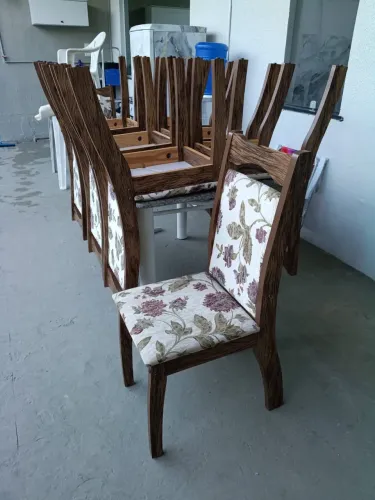 Vendo cadeiras de jantar estofadas