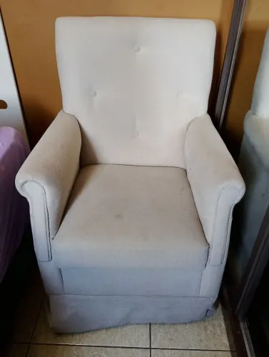 Vende se,Poltrona de mamentação