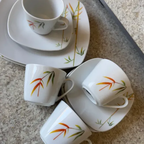 Conjunto de xícara de café + 2 pratos de sobremesa 