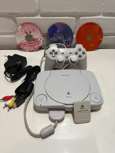 PlayStation 1, ps1, com controle original, memory card e jogos de brinde!