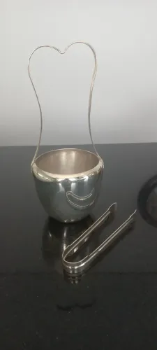 Baldinho de prata com pinça