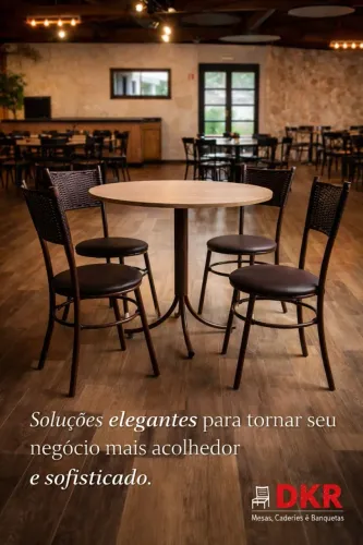 Cadeiras e mesas para comércio