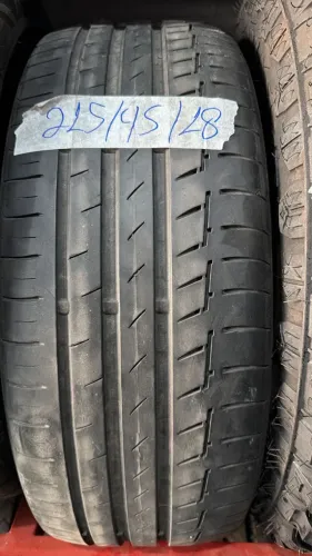 Pneus 215/45/8 marca continental
