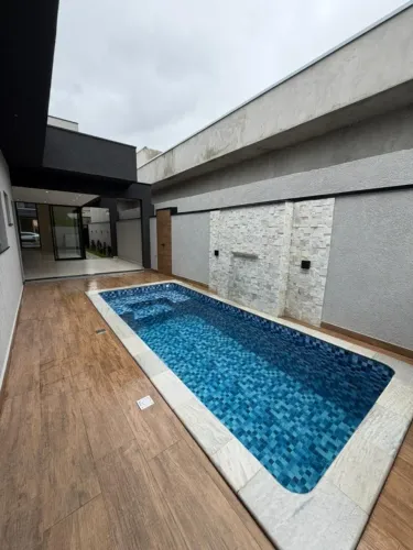 Lindíssima Casa Térrea Recém construída!