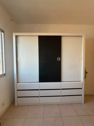 Armário casal com 6 gavetas