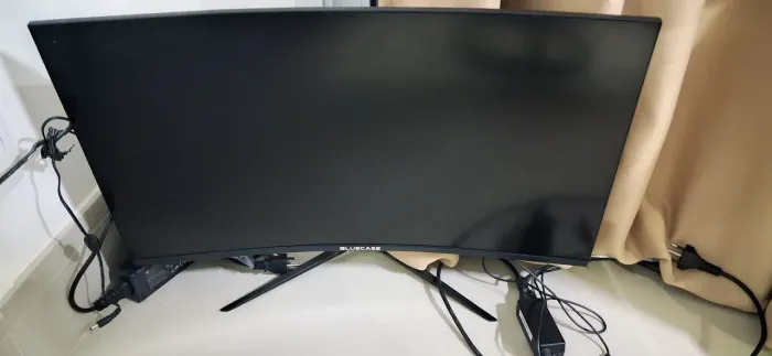 Monitor Bluecase 27" com defeito