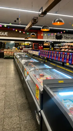 Aqui está, pronto para copiar e colar direto na OLX:  TÍTULO: Ilha Freezer Eletrofrio ICFD