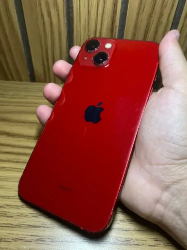 iPhone 13 vermelho