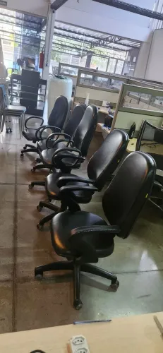 Cadeiras de escritório (presidente) giratórias com braços - lote com 5 unidades