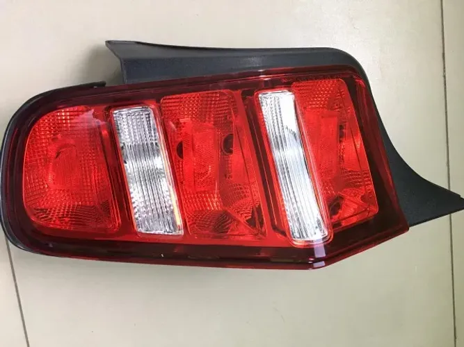 Lanterna Esq. + Lamp.- Ford Mustang Shelby Gt500 - 2010 À 14