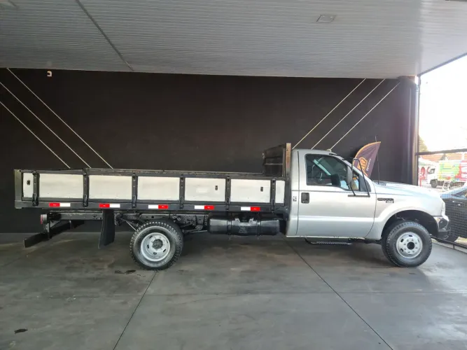 Ford F-4000 3.9 Turbo Intercooler Diesel 2P Manual 2005