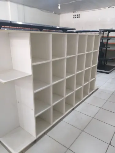 Gôndola divisória.