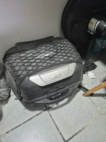 Baú para Moto sem Suporte / preço baixo devido a falta do Suporte