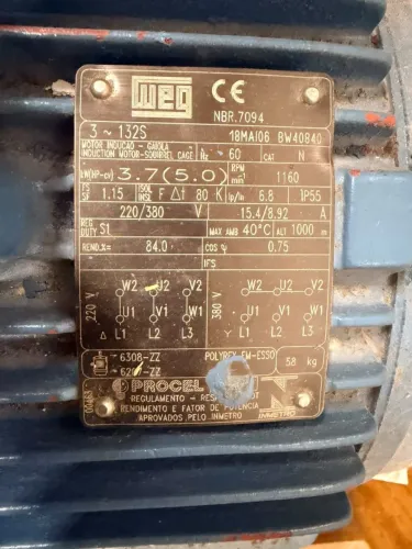 WEG trifásico de indução, carcaça 132S