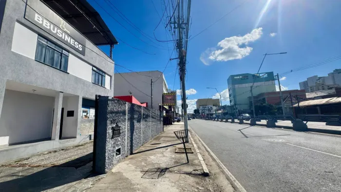 Prédio comercial 16 salas , na avenida 28 de março, Centro , campos dos Goytacazes