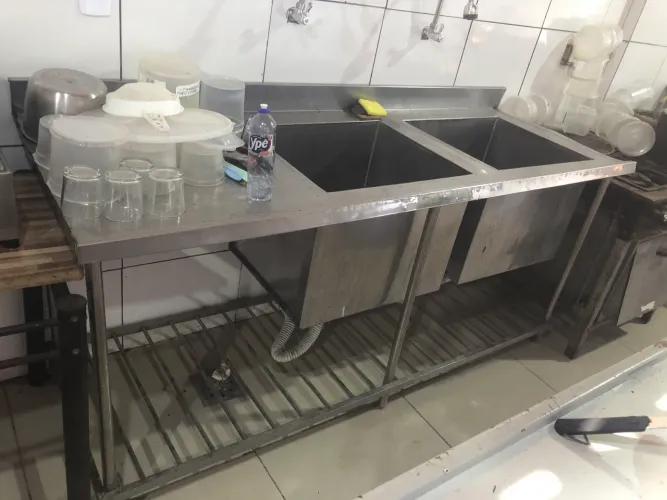 Pia indústrial dois Bojos toda inox
