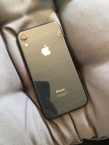 iPhone XR Usado - Ótimo Estado, Sem Problemas de Funcionamento