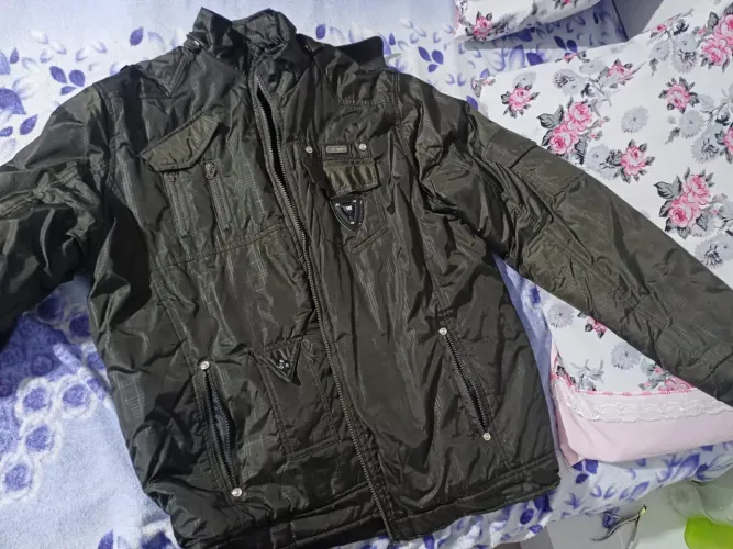 Blusa de frio , peluciada por dentro , em ótimo estado pouco usada