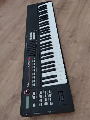 Teclado Roland Xps10
