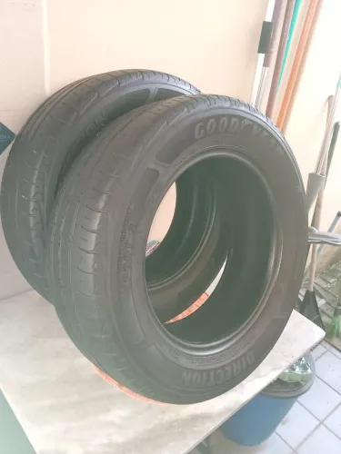 Par de pneus GOODYEAR 195/65 R15 DIRECTION SPORT2