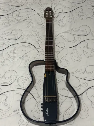 Violão Atelier Nylon com laterais em acrílico