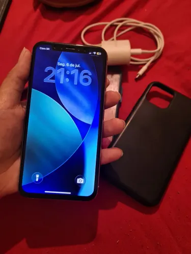 Vendo ou troco iPhone 11 pro em Android