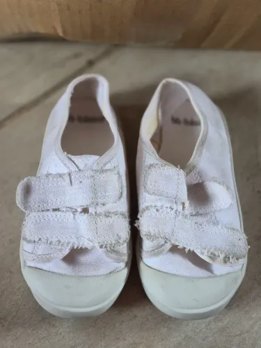 Sapatenis branco de velcro babo uabu tam 29