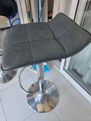 Banqueta giratória em ótimo estado