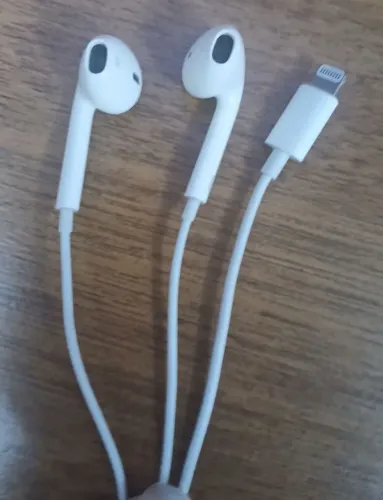 Fone de ouvido Apple EarPods intra-Auricular com conector Lightning