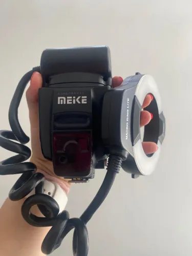 Flash de câmera Nikon D3000