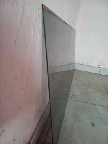 Vendo peça de vidro cor preta para mesa de jantar em ótimo estado