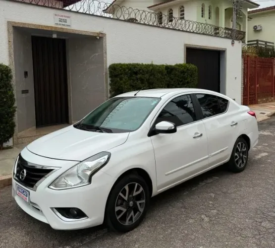 Nissan Versa SL 1.6 16V Flexstart 4P Aut. 2017