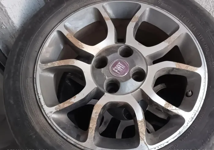 Aciet prop desc Vendo pneus Rodas  aro 15  com Pneus da Fiat uno Siena Strada Punto 