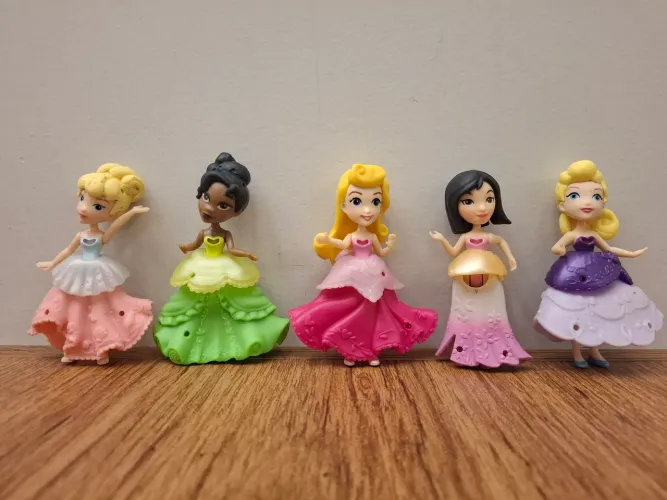 Kit 5 mini bonecas Disney Hasbro Little Kingdom