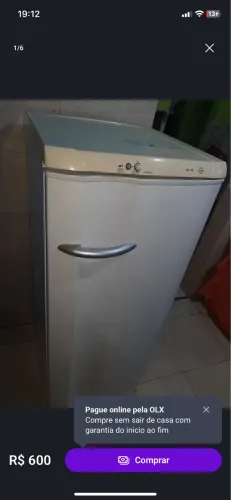 Vende-se uma geladeira