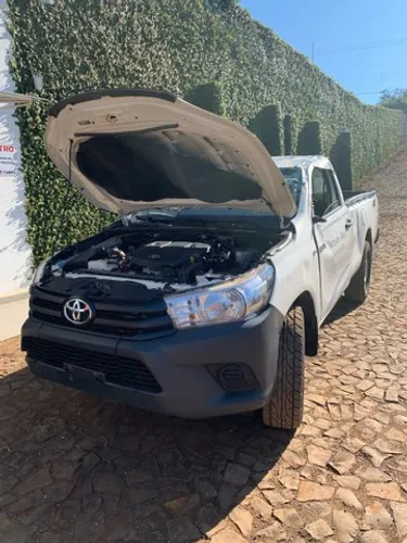 Sucata de Hilux 2.8 4x4 manual 2020 pra retirar peças 