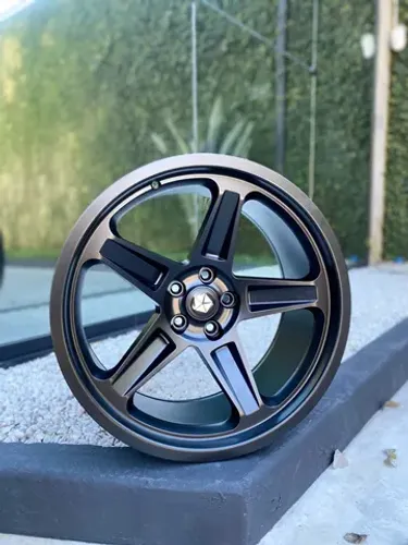 Jogo De Rodas P/ Chrysler 300c Preto Semi-Brilho - 20x9,5 e 20x10,5 - 5x115
