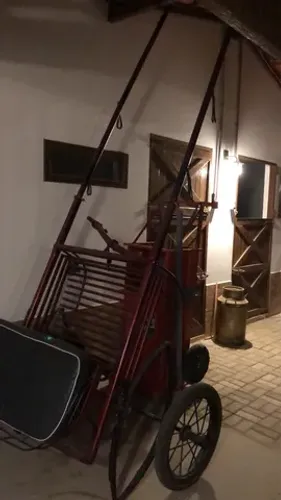 Charrete com rádio e caixas de som
