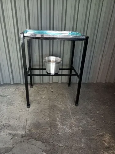 Mesa para corte de frango assado 