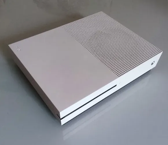Xbox One 1 Terabyte - estado de novo - lacrado